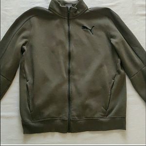 Puma Men Zippered Olive Jacket. Logo Graphic. Mock Neck. Two Pockets. Size M/M